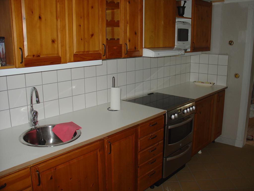 Bjoerka Storgard B&B Motala Bagian luar foto