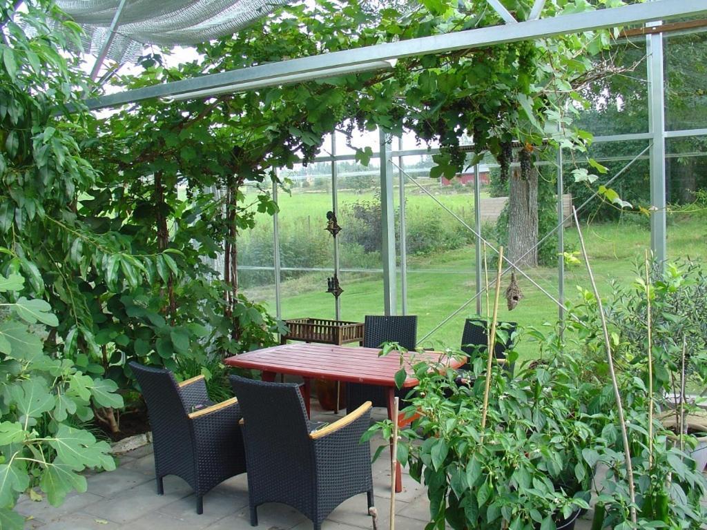 Bjoerka Storgard B&B Motala Bagian luar foto